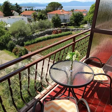 Jelka 3 Konukevi Malinska